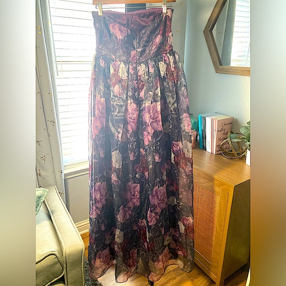 LULUS size M strapless purple flower chiffon evening gown. - Picture 2 of 8